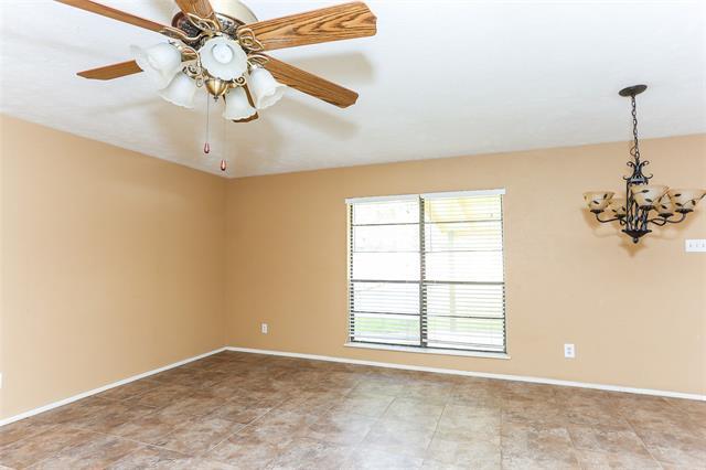 Foto del edificio - 6412 Sandhurst Ln E