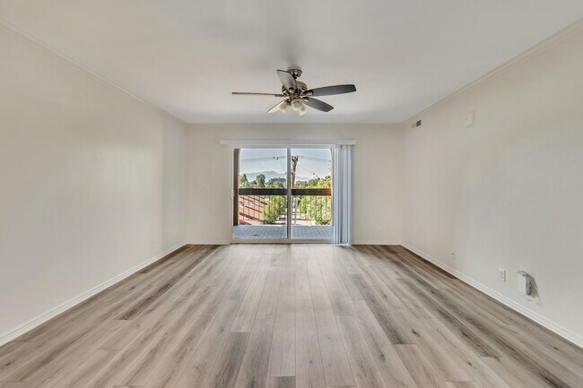 Foto del edificio - 2244 North Canyon Road, Unit 312