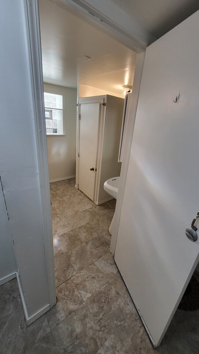 Building Photo - 4019 N Monitor Ave