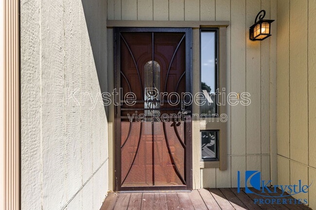 Building Photo - 20 Knoll Dr