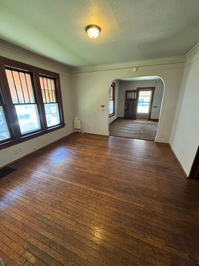 Foto del edificio - 4205 Hoagland Ave
