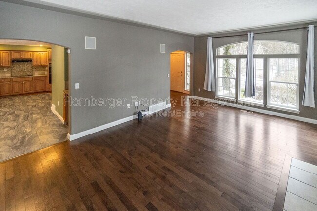 Building Photo - 6415 S Woodland Ct