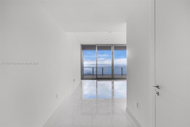 Foto del edificio - 300 Biscayne Blvd Way