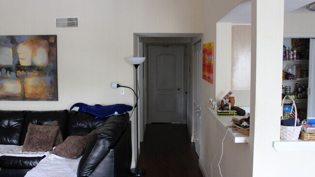 Foto del edificio - 2440 NW 33rd St