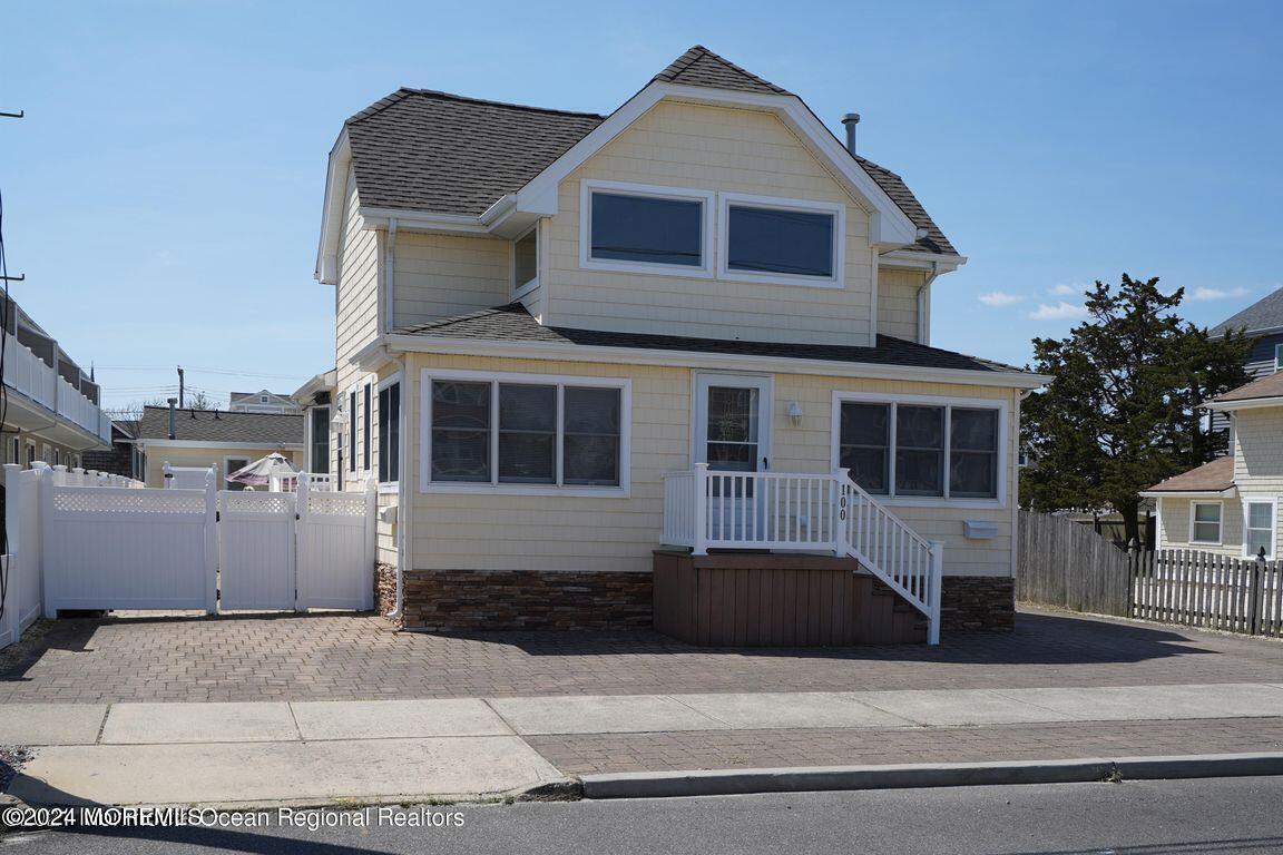 Primary Photo - 100 Vance Ave