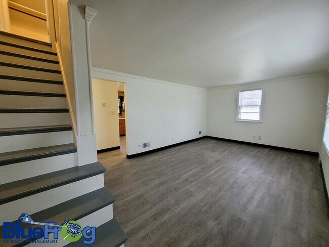 Building Photo - 1149 Spence St