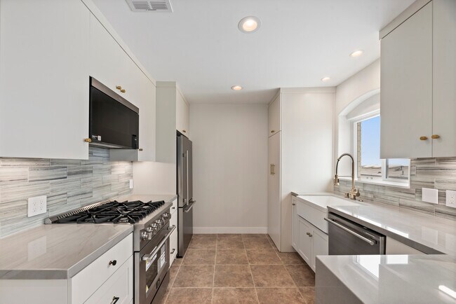Foto del edificio - 3307 Highland Ave