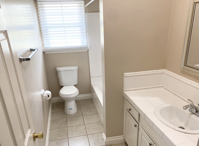 bathroom - 1121 9th St