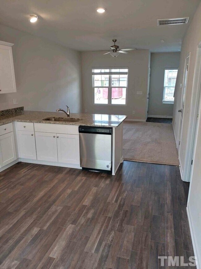 Building Photo - 253 Yorktown Ln