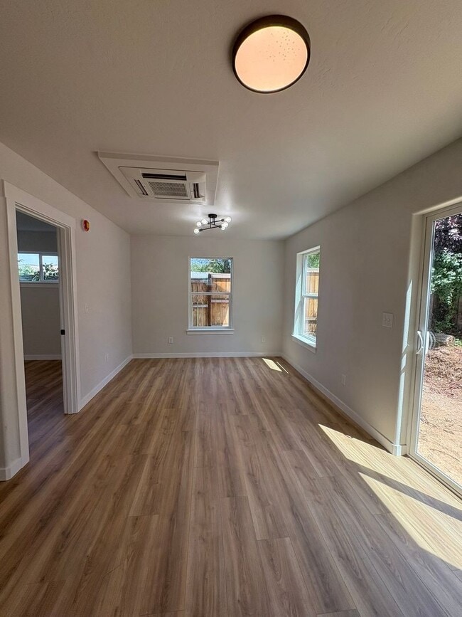 Building Photo - Brand New Modern 2-Story Home