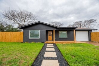 Building Photo - 7104 Twin Crest Dr
