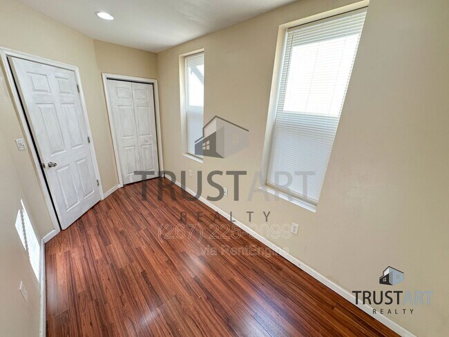 Foto del edificio - 3042 N 15th St