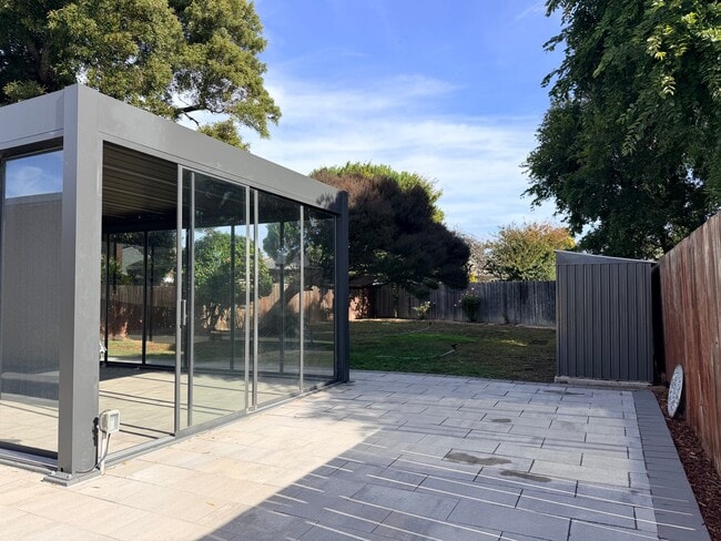 Building Photo - 112 Arroyo Dr