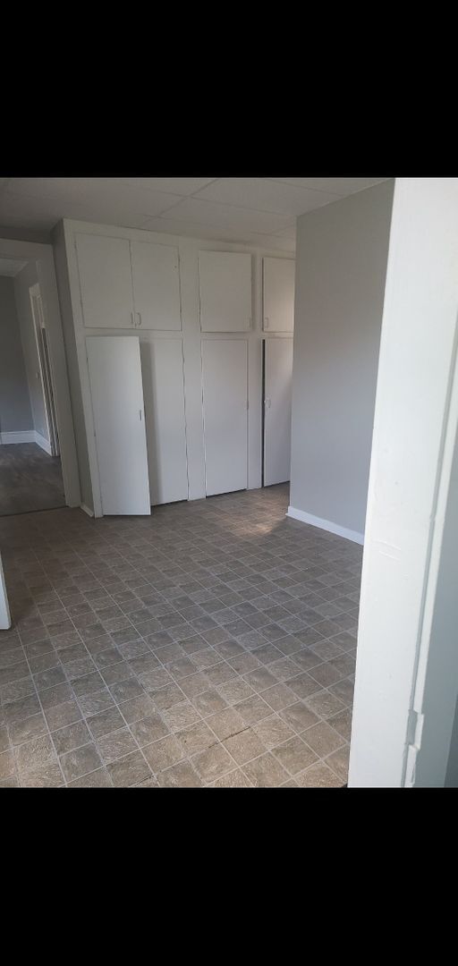 Building Photo - 4 Bed, 2 Bath/Remodled **EHA APPROVED**