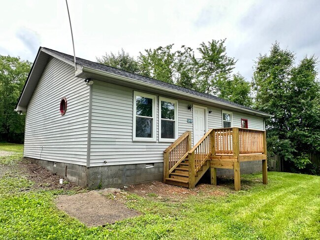 Building Photo - 305 Locust Street, Clarksville, TN 37042 *...
