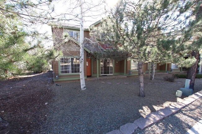 Foto del edificio - LEASE TAKEOVER | Townhouse in University heights