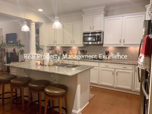 Foto del edificio - FABULOUS RALEIGH LOCATION in The Grove at ...