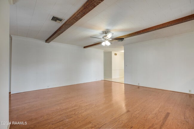 Building Photo - 512 Monarch Dr