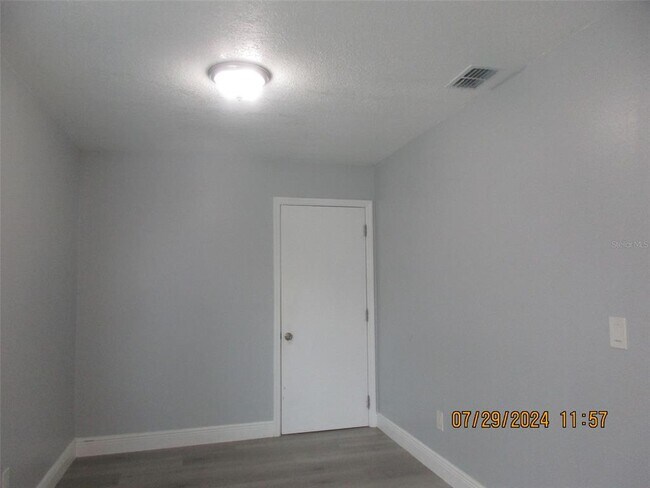 Foto del edificio - 125 Alderwood Dr