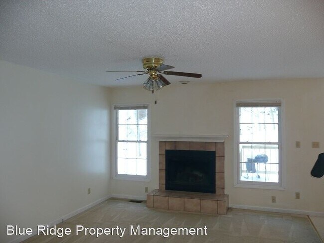 Building Photo - 3 br, 2 bath House - 1013 Cox Trail