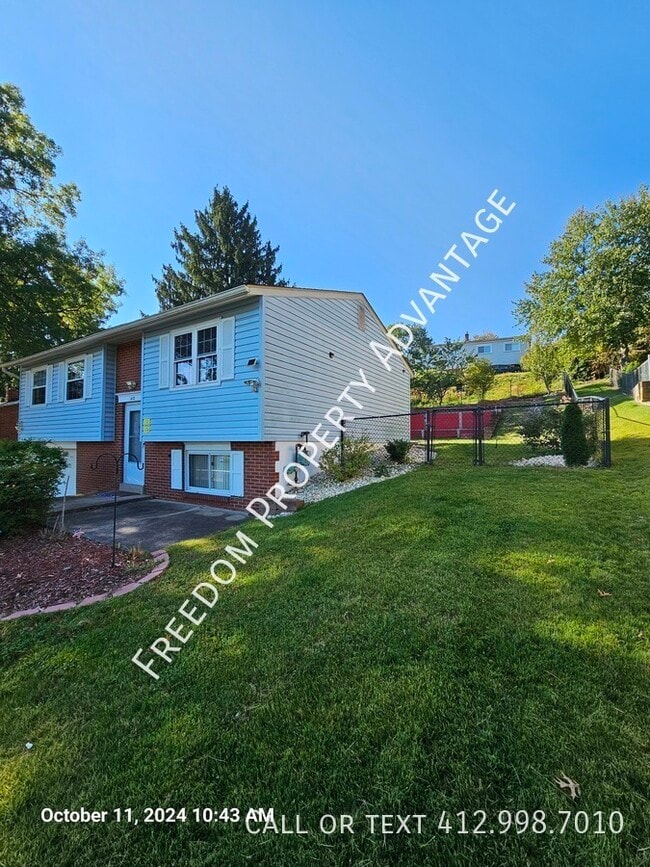 Building Photo - 502 Doe Ter