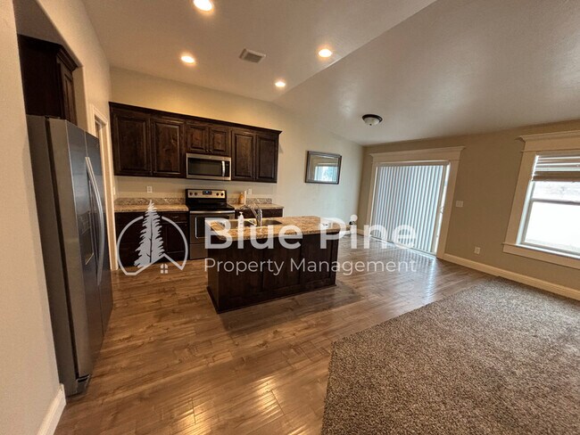 Foto del edificio - 5181 Ryanne Way