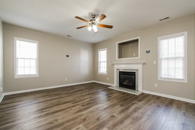 Building Photo - 6818 Spanglers Spring Way