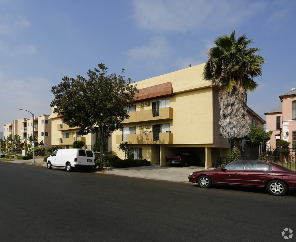 Primary Photo - Mansard