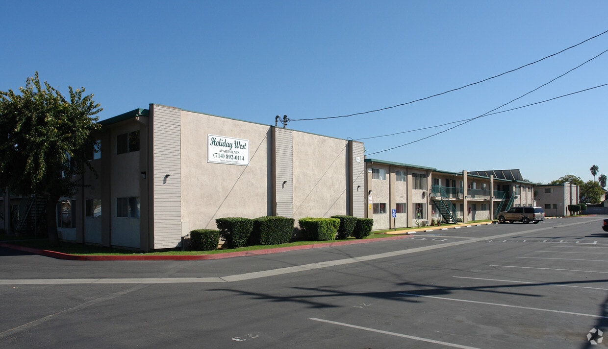 Holiday West Apartments Apartments in Westminster, CA