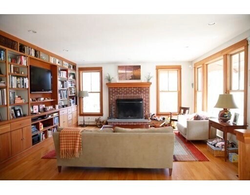 Building Photo - 18 Gilson Rd