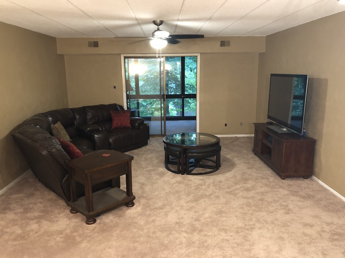 Foto principal - 500 N Lemon St