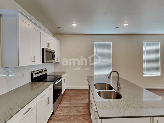 Foto del edificio - 6014 W S Jordan Pkwy