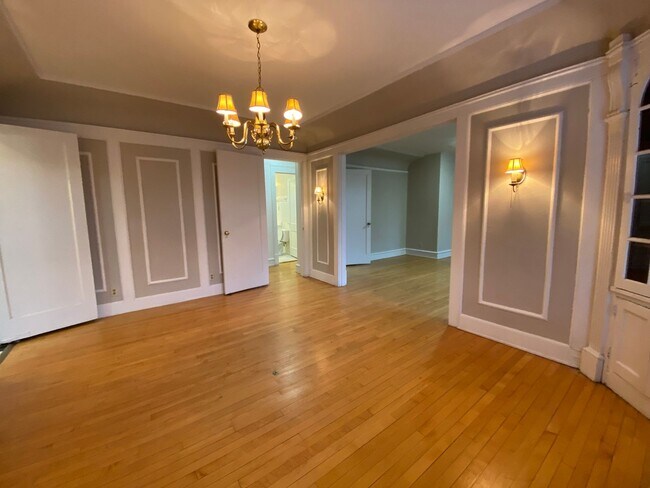 Foto del edificio - 2533 N Lake Dr