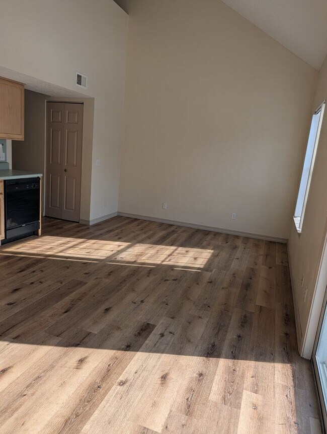 Foto del edificio - Fish. Relax. Live the Lake Life.