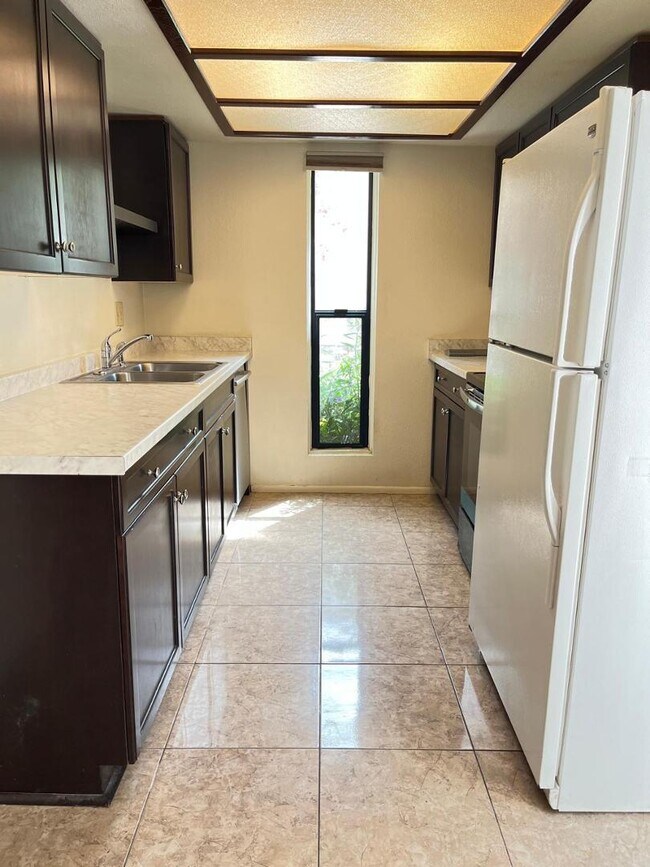Building Photo - 3119 W Cochise Dr