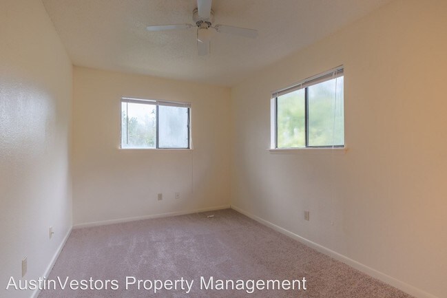 Building Photo - 115 S Frio St