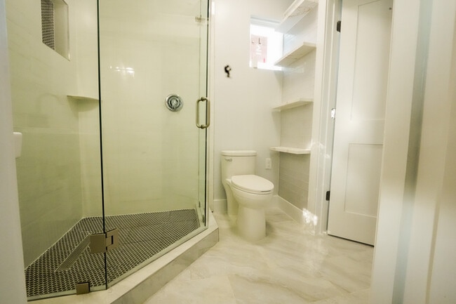 Foto del edificio - 1932 Hubbard St