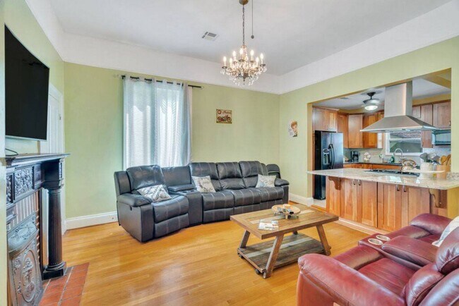 Foto del edificio - 3314-3314 Carondelet St
