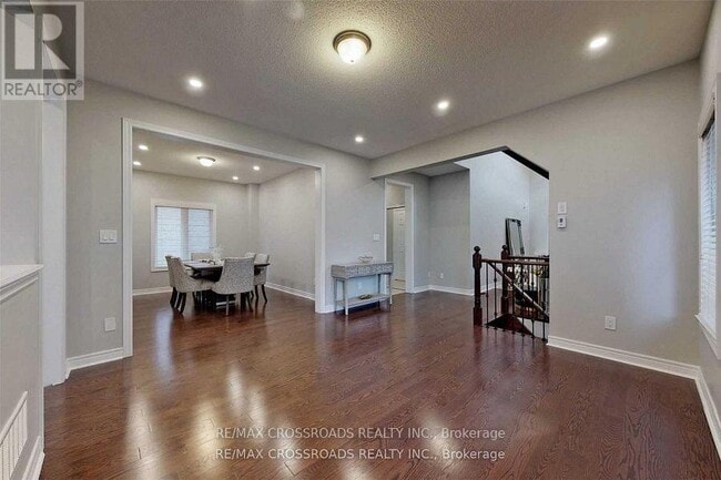 Building Photo - 62 Romanelli Cres