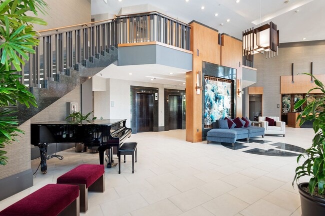 Building Photo - Stunning Marina District 2 Bedroom + a Lof...