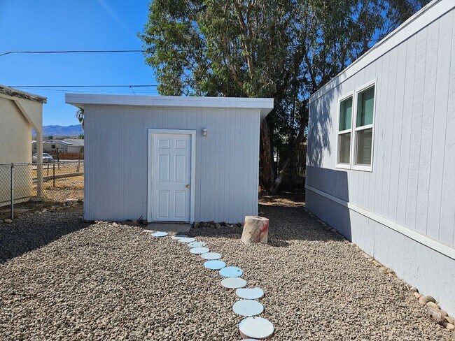 Foto del edificio - First Month Free!! Remodeled and Cute Manufactured Home in Central BHC