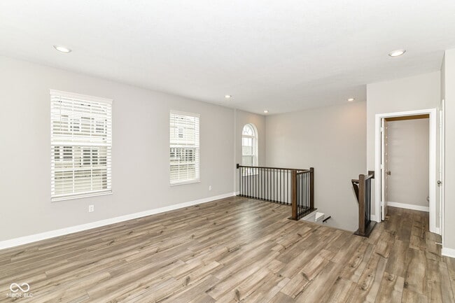 Building Photo - 6872 Sunstone Pl