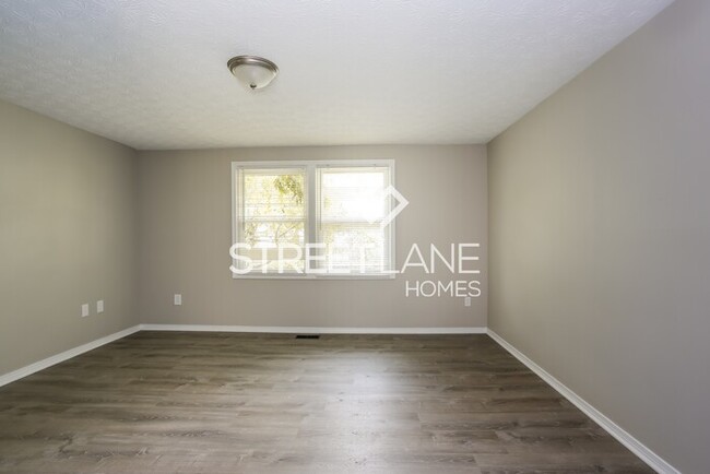 Building Photo - 5 Bedroom/2 Bath in Reynoldsburg