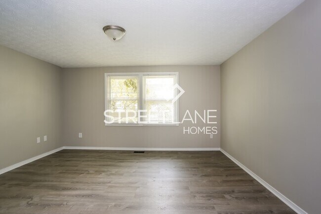 Foto del edificio - 5 Bedroom/2 Bath in Reynoldsburg