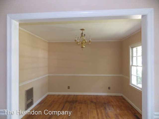 Building Photo - 4 br, 2.5 bath House - 309 W. Park Avenue