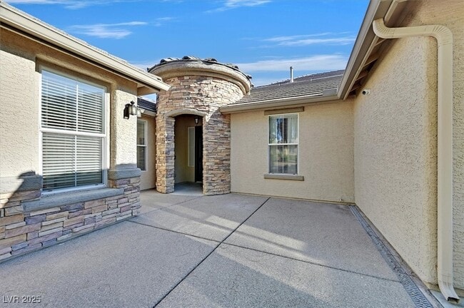 Building Photo - 7221 Sandy Plains Ave