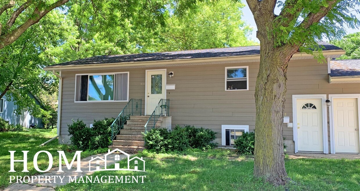 Photo - 108.5 Rogers St (Mankato, MN)