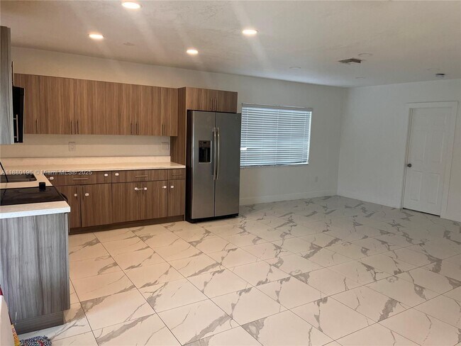 Foto del edificio - 17175 NW 41st Ave
