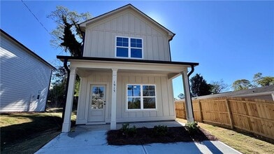 Building Photo - 1915 Driftwood Cir