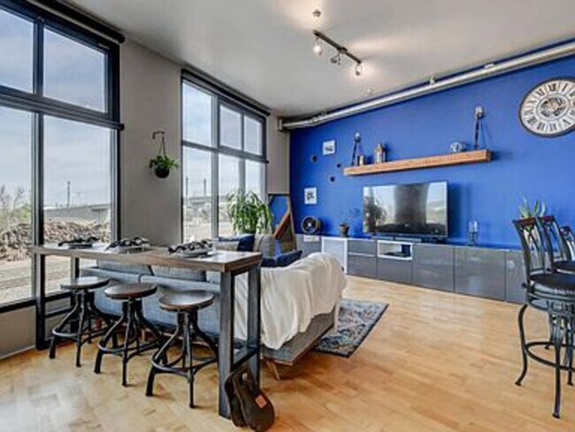 Foto del edificio - 3100 Huron St